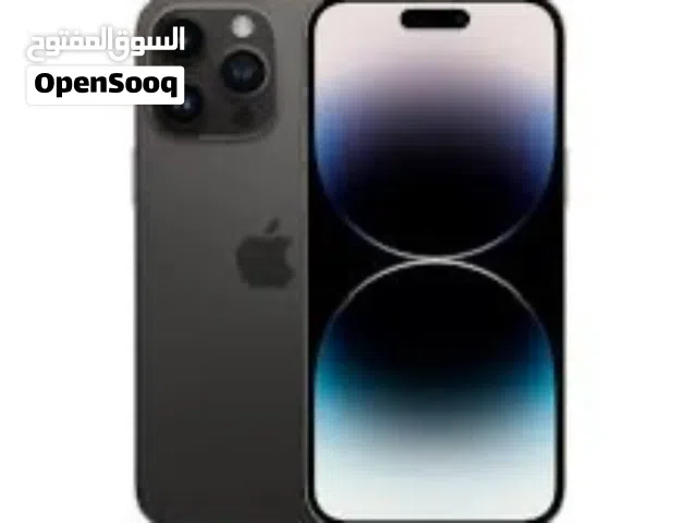 iPhone 14 pro with all accessories battery level 93%