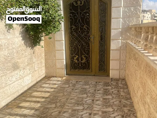 بيت ل الآجار مساحته 180 متر