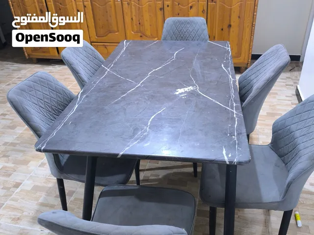 طاوله طعام مع الكراسي