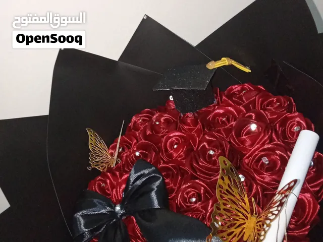 بوكيهات ورد ساتان بألوان متعددة وأحجام تناسب الجميع سارعوا بالطلب والحجز
