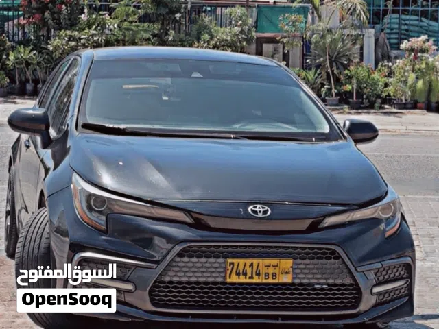 تويوتا كورولا 2020 مستعملة لون أسود بميزات متقدمة وتأكيد ترخيص كامل