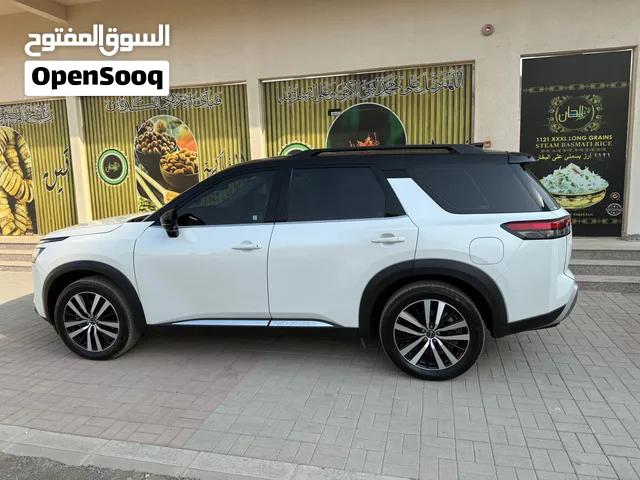 Selling my Nissan Pathfinder SL 2025 (6 months old) due to relocation from Oman