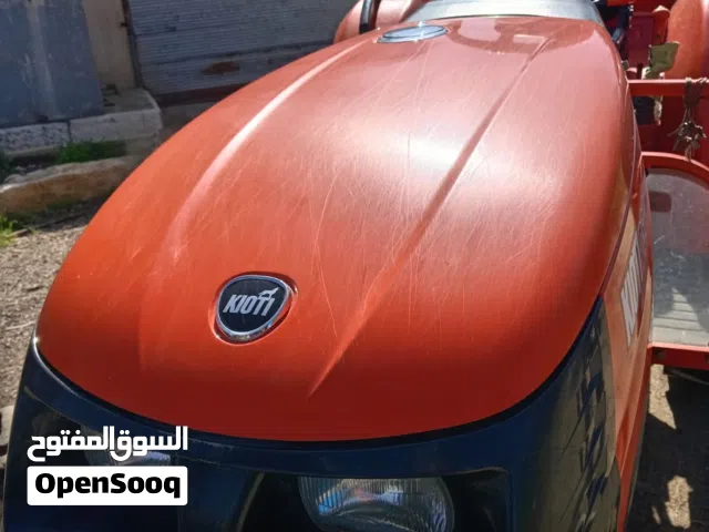 جرار زراعي مستعمل موديل 2014 بحالة جيدة