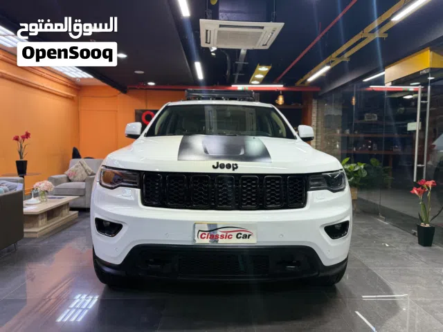 JEEP GRAND CHEROKEE LAREDO 2019