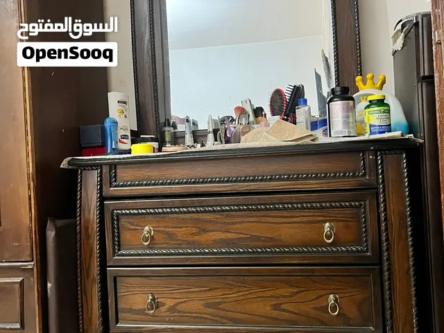 كوميدينا + تخت مفرد مع الراسية + تسريحة ومرايه