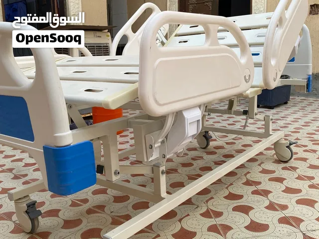سرير طبي نظيف جدا استخدام بسيط جدا