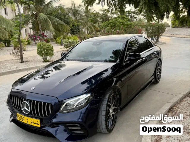 مرسيدس بنز الفئة E 300 2019 الشاشة الكبيرة سقف بانوراما مع جنوط اي ام جي اصلية وكتAMG E63