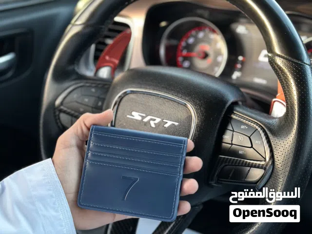محافظ انيقه مناسبه للجنسين جلد و اصليه