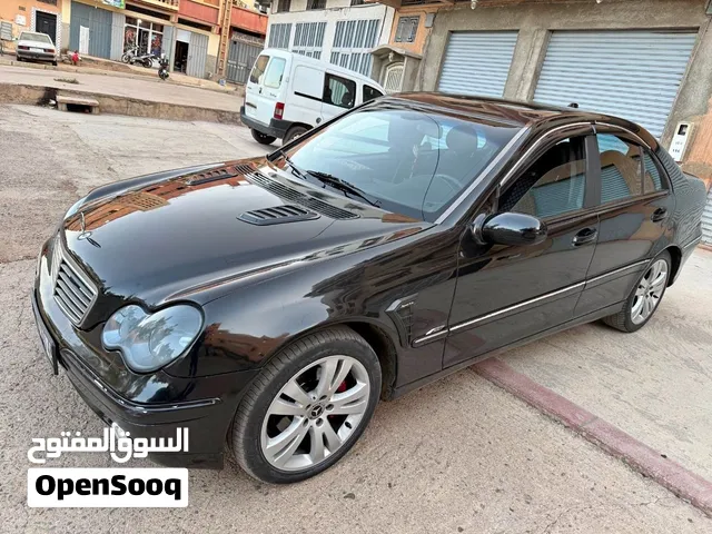 Mercedes -benz c220 diesel modèle dédouaner 2002 tout options télé: