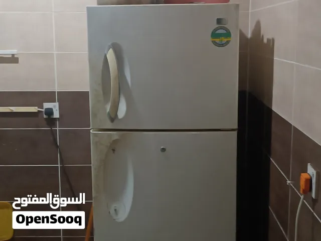 ثلاجة ورسالة وغاز