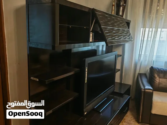 خزانة تلفزيون لون اسود الصناعه تركيه مستعمل شبه جديد نظافه ميه ميه مافيها ولا أي كسر أو شخط