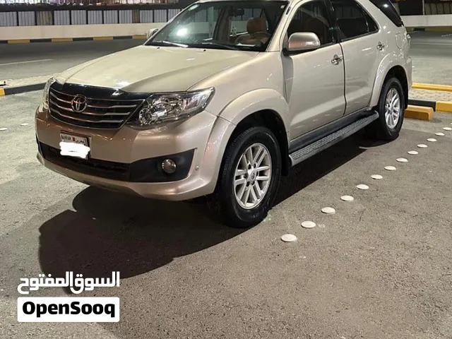 Toyota fortuner 2013 Forsale full year passing insurance Excellent condition