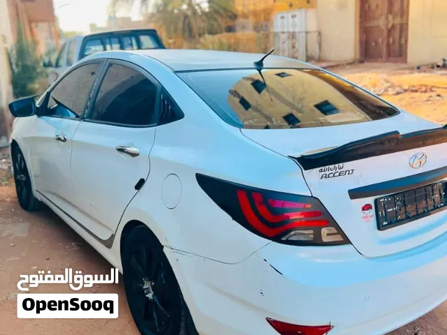 اكسنت مضلع 2016