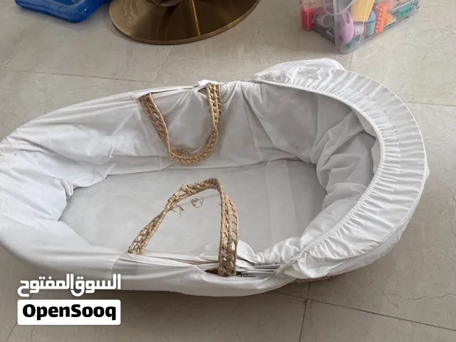للبيع مستلزمات أطفال بحالة ممتازة