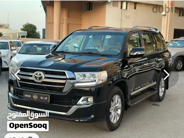 Used Toyota Land Cruiser in Muscat