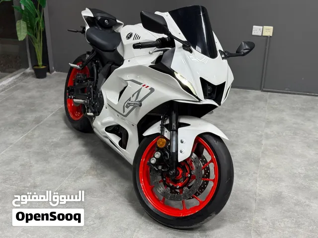 YZF-R7 2023