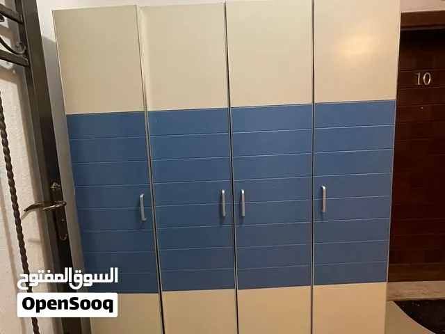 خزانة ملابس للبيع
