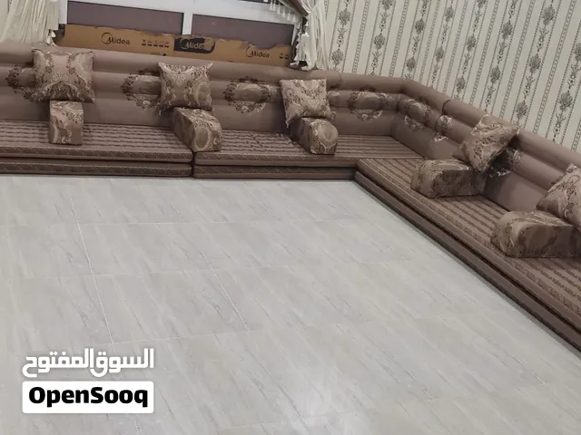 جلسه عربيه تقريباً 14شخص