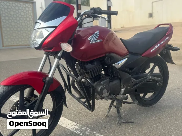 هوندا يونيكورن 2017 جبلي مستعمل موتوكلوس كحالة ممتازة