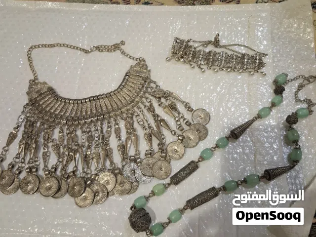 عقود فضيه.