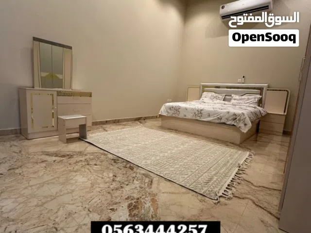 للإيجار غرفه و صاله مفروشة vip مدخل خاص في منطقة الصاروج الشبحات