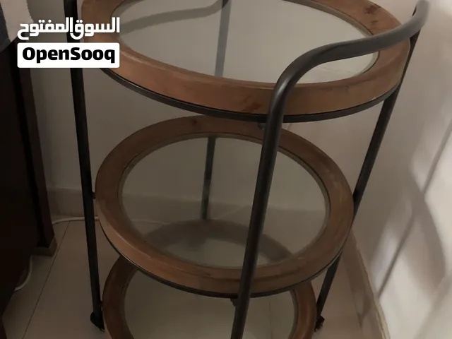 للبيع طاولة عملة للديكور او التخزين