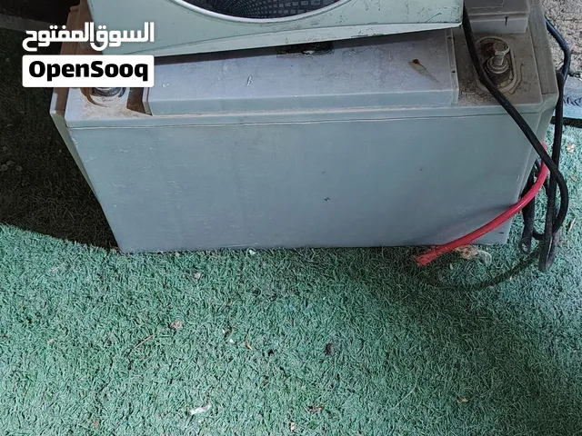 عاكسة كهرباء عاطلة مع باتري شغال رايدهن كلهن ب 200 شوف الوصف وبيهن مجال بسيط