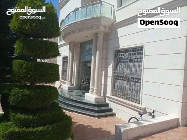 الظهير فيلا مستقله فخمه جدا فن معماري عاليه ومطله اجمل موقع مكون من اكثر من سكنه