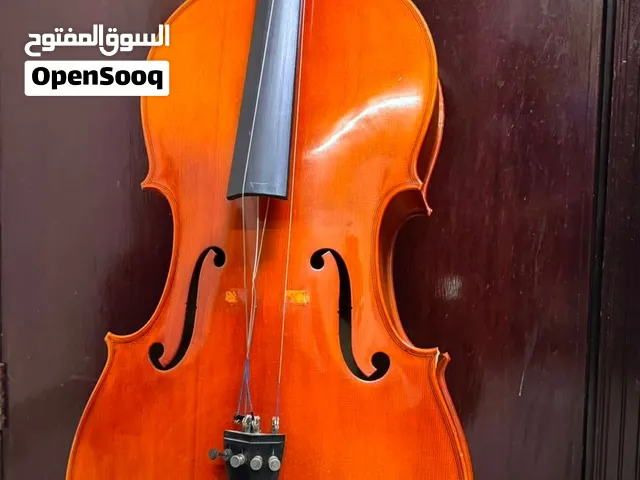 مجموعة كبيرة من الآلات الموسيقية والأجهزة الصوتية للبيع