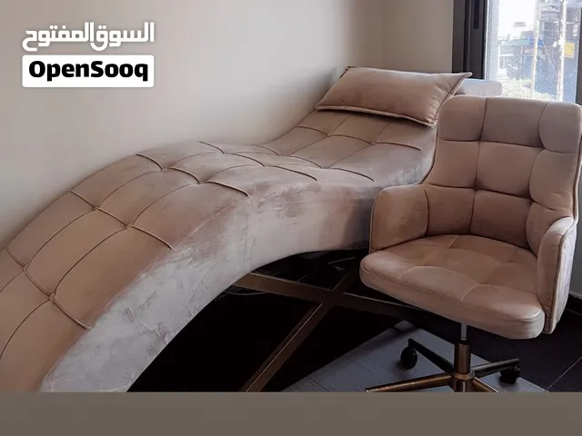 سرير  مع كرسي للرموش والمكياج