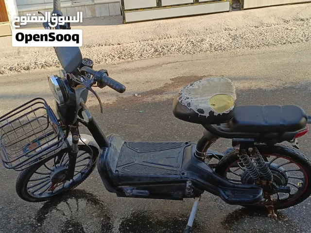 السلام عليكم عندي دراجه شحن للبيع حجم20متكامله