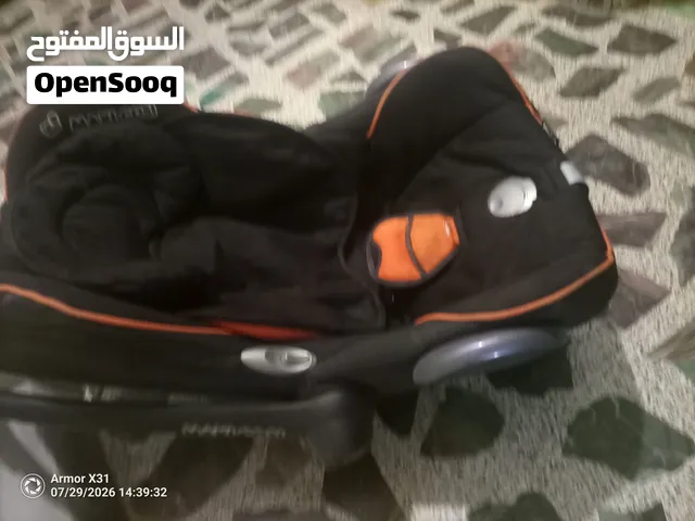 مقعد سياره لاطفال