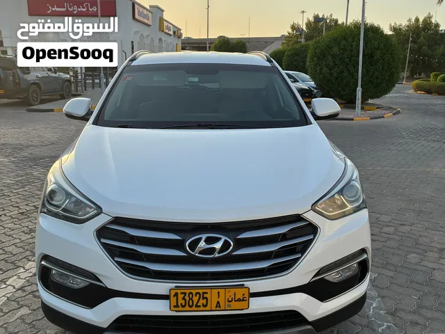 Santa Fe Hyundai 3.3L, excellent condition (2018 brand new model from Hyundai Showroom in Jan 2019)