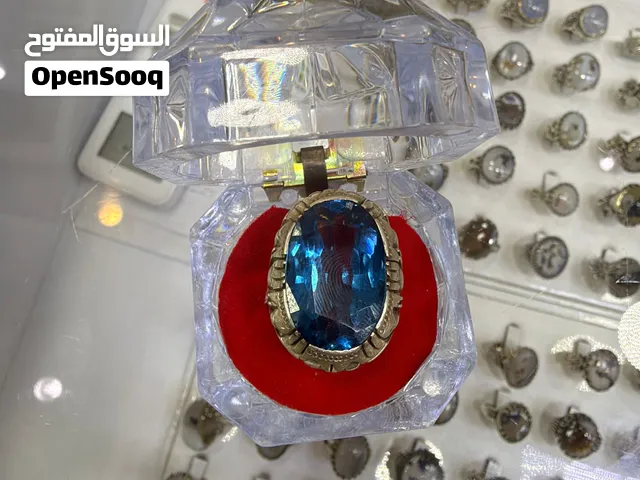 خواتم فاخرة من الفيروز النيشابوري والشجر الطبيعي