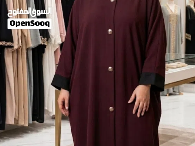 بس ب 5دنانير لون عنابي غامق طويل بتلبس مقاسات كبيرة من وزن 90 لحد 140 كيلو بتجنن عاللبس
