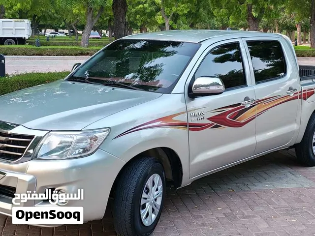 Used Toyota Hilux in Al Dakhiliya