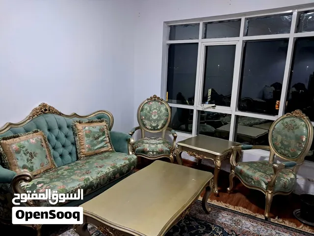 sofa set classic style good condition only 6 months used were comfortable