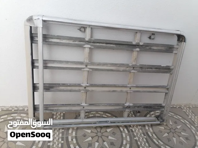 سلة بحاله جيده تركب ع جميع انواع السيارات تقريبا