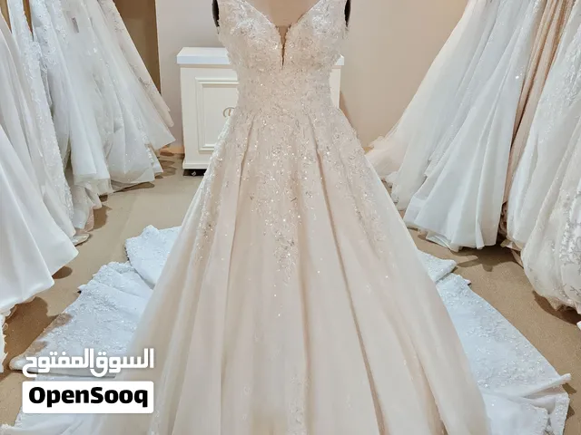 bella luna أبيع فساتين الزفاف