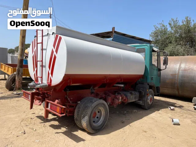 تصنيع جميع أنواع الخزانات والعربات المجرورة