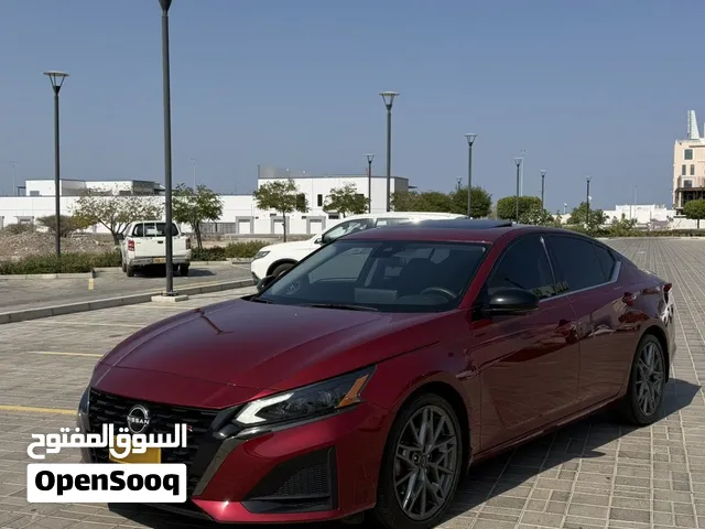 نيسان التيما  2023 SR توربو  2.0 فل أبشن رقم 1 الشاشه الكبيره كامل المواصفات .......