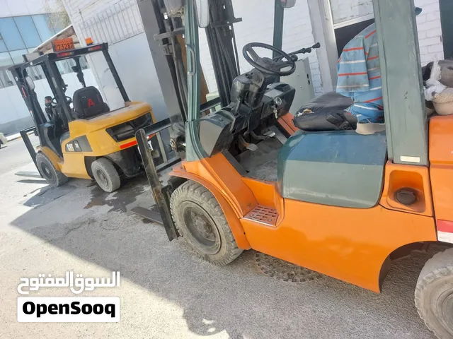 لايجار بالعارضيه الصناعيه  رافعات شوكيه وتوفير عمال تنزيل وتحميل  أغراض وتنزيل اغراض nm1 حاويات