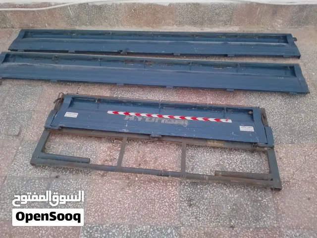 جناب مع باب خلفي ل بورتر غرفة وربع