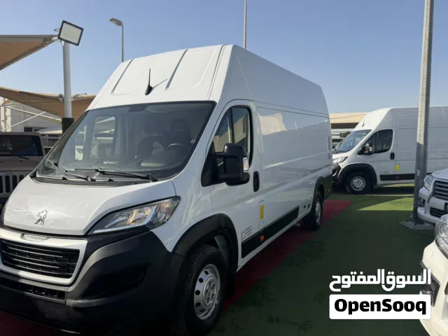 بيجو بوكسر 2023-خليجي-بحاله فنيه ممتازه-ماشي90-ديزل -مانيول-متاح التصدير لأي دوله