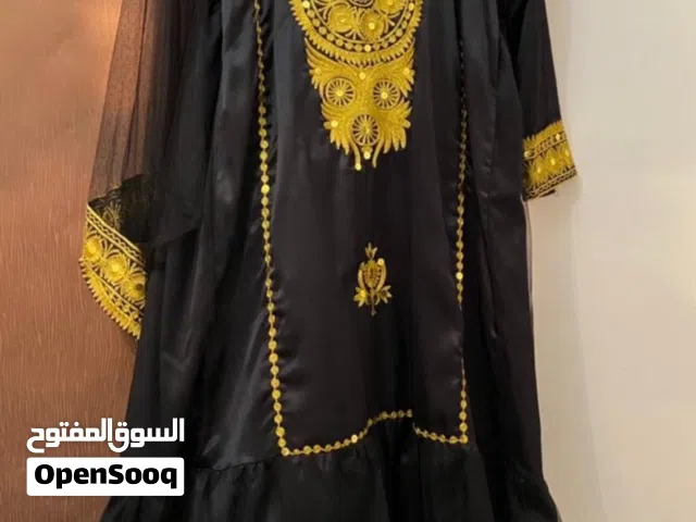 ملابس للبيع للعيد