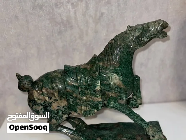 اكسسوارات كريستال ومزهريه وحصان ونجفه اعمارهن لأكثر 35 سنه أصليات لجدتي الله يرحمها
