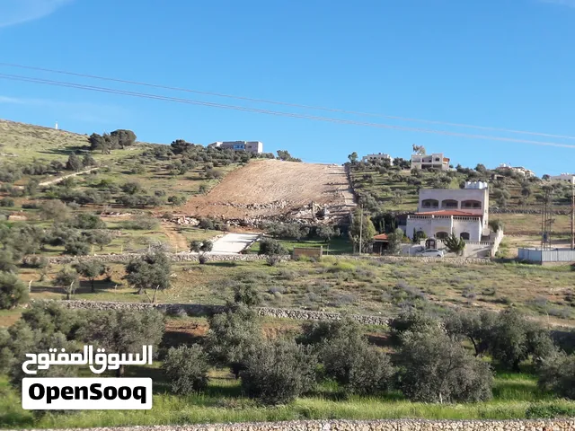 يوجد أرض في ام رمانه سكن باعلى شارعين بجانب شفا بدران مطله ومشرفه مقابل محطه الجوبترول مساحه 750 متر