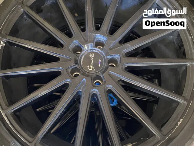 رنقات جيانيلي مع التواير