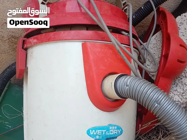 السلام وعليكم عندي زوز مكانس كهربايئية للبيع وحده 23000wوتانية 18000 زوز يحتاجو عصا مكنسة وحدة بطبو