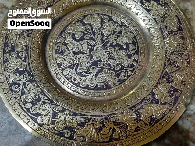 طبق هندى ملكى نحاس بالختم والصناعة ثقيل قطر15سم فازه ورد وإطارات بفروع داخليه الوان مائيه هاند ميد
